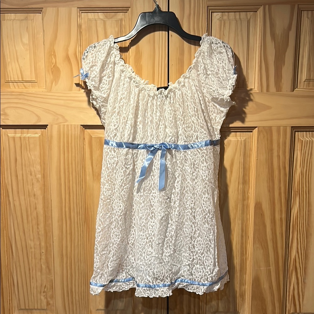 Chic White Lace Chemise with Blue Ribbon by [Brand]